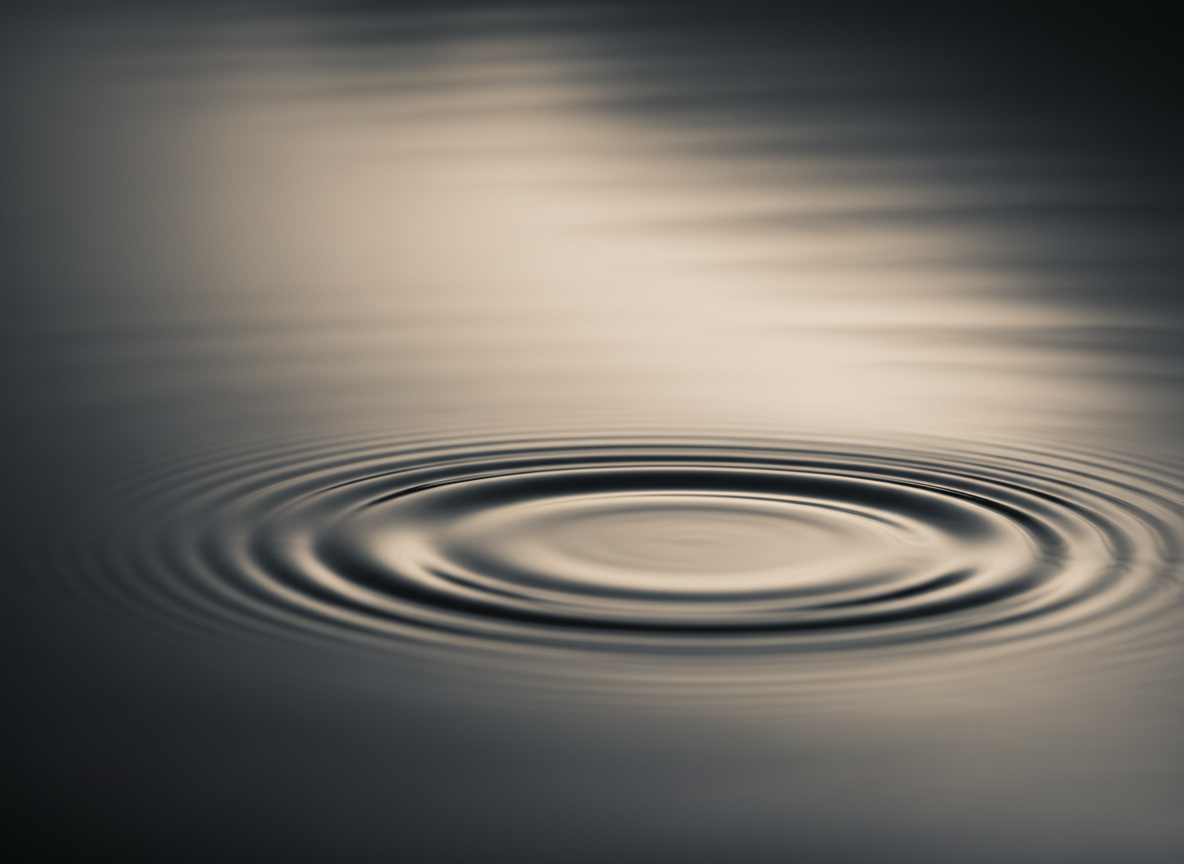 Superficie de agua con sutiles ondas